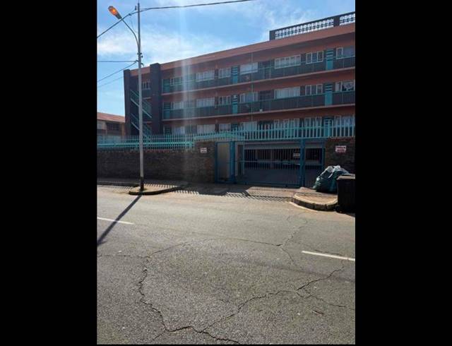 2 BEDROOM APARTMENT FOR SALE IN FLORIDA
